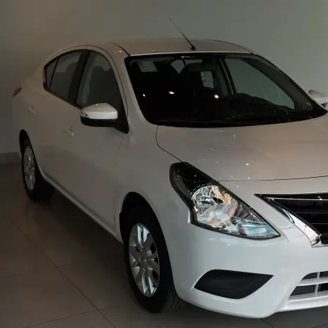 NISSAN Versa Sedan 1.6 16V 4P SV FLEX XTRONIC AUTOMTICO CVT, Foto 4