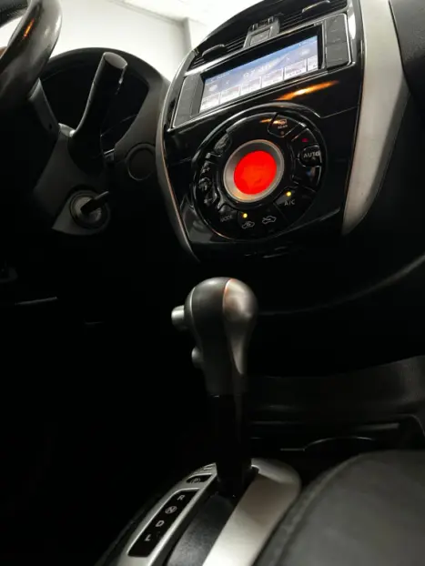 NISSAN Versa Sedan 1.6 16V 4P UNIQUE FLEX XTRONIC AUTOM�TICO CVT, Foto 8