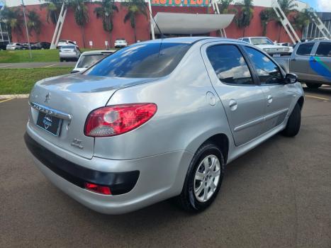 PEUGEOT 207 Sedan 1.4 4P PASSION XR FLEX, Foto 2