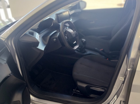 PEUGEOT 208 1.0 4P FLEX FIREFLY STYLE, Foto 9