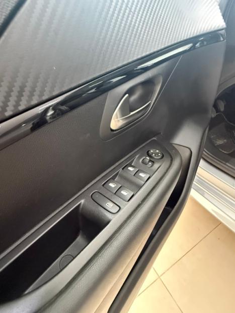 PEUGEOT 208 1.0 4P FLEX FIREFLY STYLE, Foto 8