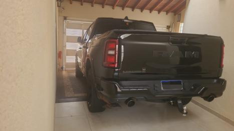 RAM 1500 3.0 HURRICANE 6 BITURBO LARAMIE NIGHT EDITION CABINE DUPLA 4X4 AUTOM�TICO, Foto 2