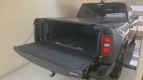 RAM 1500 3.0 HURRICANE 6 BITURBO LARAMIE NIGHT EDITION CABINE DUPLA 4X4 AUTOM�TICO, Foto 4