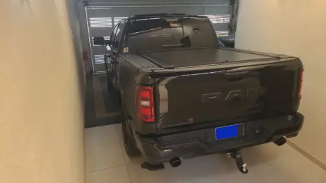RAM 1500 3.0 HURRICANE 6 BITURBO LARAMIE NIGHT EDITION CABINE DUPLA 4X4 AUTOM�TICO, Foto 7