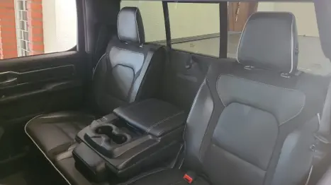 RAM 1500 3.0 HURRICANE 6 BITURBO LARAMIE NIGHT EDITION CABINE DUPLA 4X4 AUTOM�TICO, Foto 11