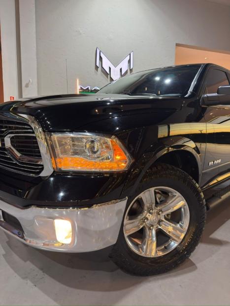 RAM 1500 5.7 V8 CLASSIC LARAMIE CABINE DUPLA 4X4 AUTOMTICO, Foto 4