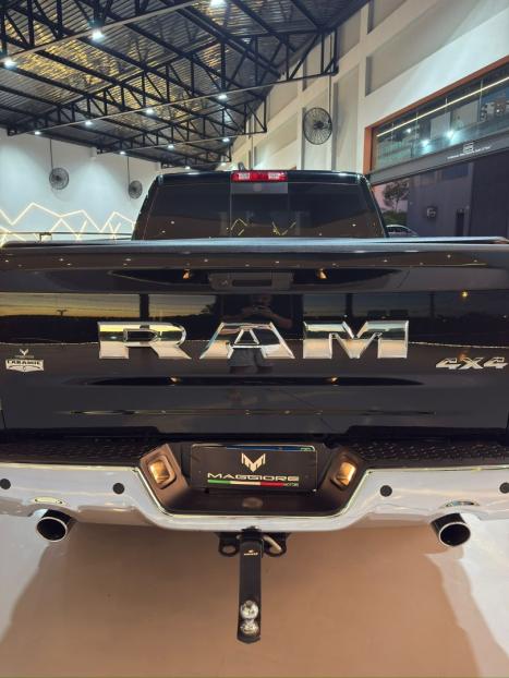 RAM 1500 5.7 V8 CLASSIC LARAMIE CABINE DUPLA 4X4 AUTOMTICO, Foto 11