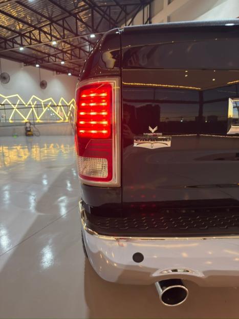 RAM 1500 5.7 V8 CLASSIC LARAMIE CABINE DUPLA 4X4 AUTOMTICO, Foto 12