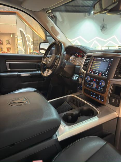 RAM 1500 5.7 V8 CLASSIC LARAMIE CABINE DUPLA 4X4 AUTOMTICO, Foto 13