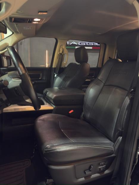 RAM 1500 5.7 V8 CLASSIC LARAMIE CABINE DUPLA 4X4 AUTOMTICO, Foto 16