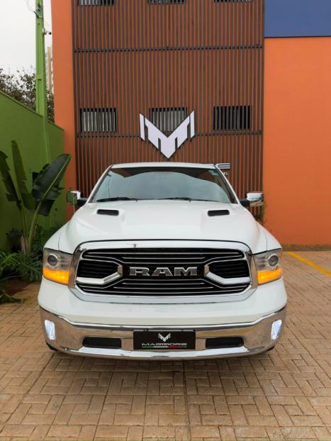 RAM 1500 5.7 V8 CLASSIC LARAMIE CABINE DUPLA 4X4 AUTOM�TICO, Foto 3