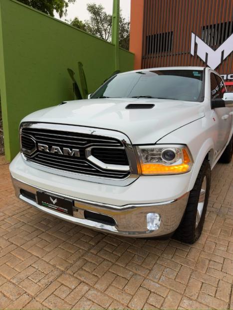 RAM 1500 5.7 V8 CLASSIC LARAMIE CABINE DUPLA 4X4 AUTOM�TICO, Foto 5