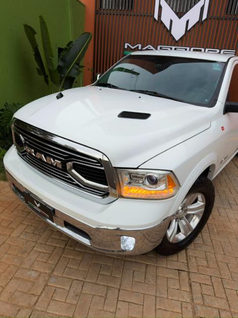 RAM 1500 5.7 V8 CLASSIC LARAMIE CABINE DUPLA 4X4 AUTOM�TICO, Foto 8
