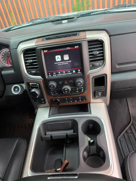 RAM 1500 5.7 V8 CLASSIC LARAMIE CABINE DUPLA 4X4 AUTOM�TICO, Foto 18