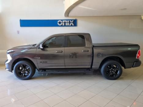 RAM 1500 5.7 V8 LIMITED NIGHT EDITION CABINE DUPLA 4X4 AUTOM�TICO, Foto 7