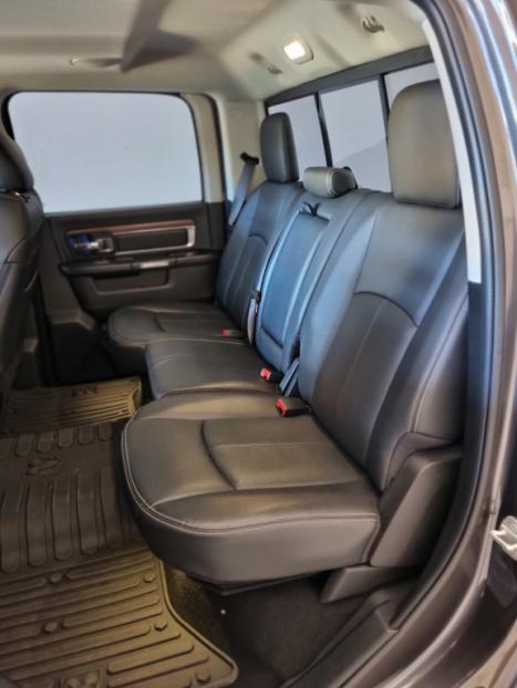 RAM 1500 5.7 V8 LIMITED NIGHT EDITION CABINE DUPLA 4X4 AUTOM�TICO, Foto 17