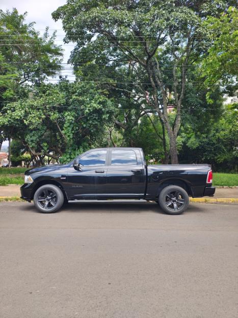 RAM 1500 5.7 V8 LIMITED NIGHT EDITION CABINE DUPLA 4X4 AUTOM�TICO, Foto 3