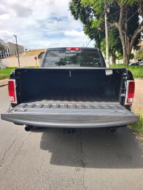 RAM 1500 5.7 V8 LIMITED NIGHT EDITION CABINE DUPLA 4X4 AUTOM�TICO, Foto 7
