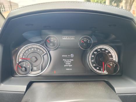 RAM 1500 5.7 V8 LIMITED NIGHT EDITION CABINE DUPLA 4X4 AUTOM�TICO, Foto 9