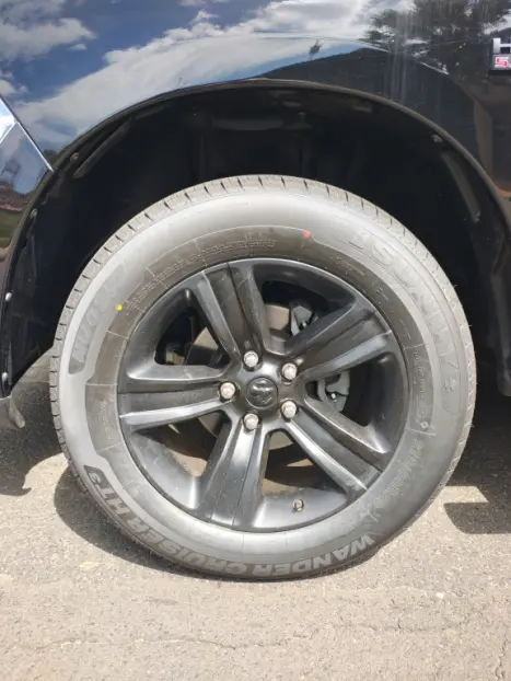 RAM 1500 5.7 V8 LIMITED NIGHT EDITION CABINE DUPLA 4X4 AUTOM�TICO, Foto 13