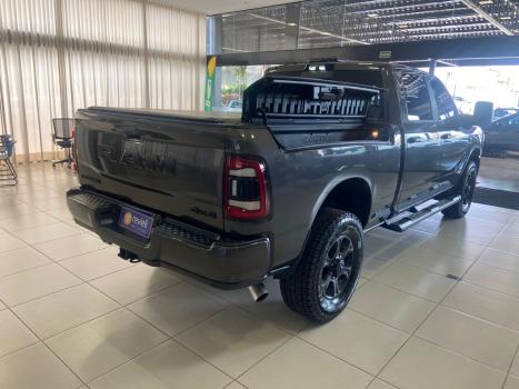 RAM 2500 6.7 I6 24V SLT CABINE DUPLA TURBO DIESEL NIGHT EDITION 4X4 AUTOM�TICO, Foto 4