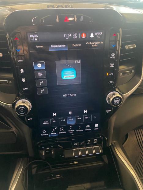 RAM 2500 6.7 I6 24V SLT CABINE DUPLA TURBO DIESEL NIGHT EDITION 4X4 AUTOM�TICO, Foto 9