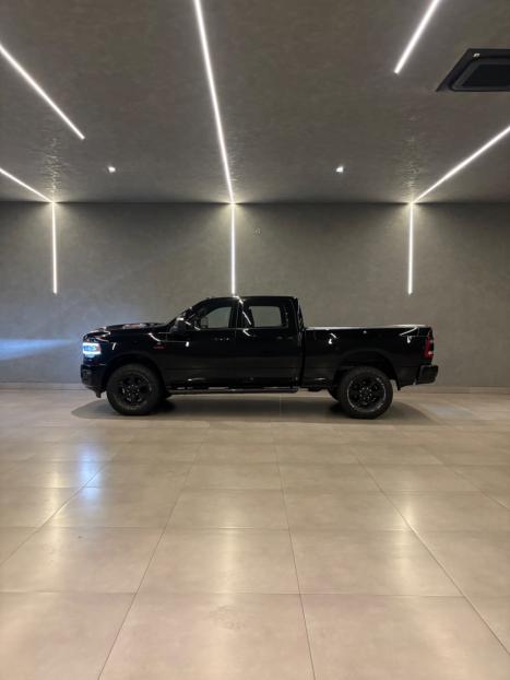 RAM 2500 6.7 I6 24V SLT CABINE DUPLA TURBO DIESEL NIGHT EDITION 4X4 AUTOM�TICO, Foto 5
