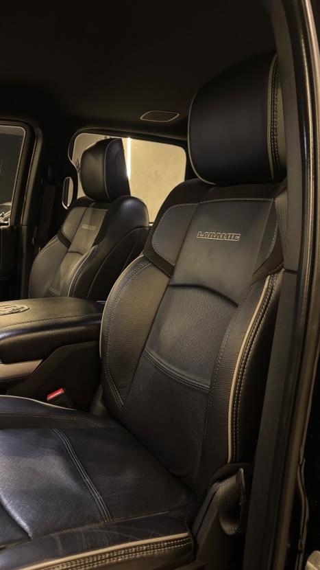 RAM 2500 6.7 I6 24V SLT CABINE DUPLA TURBO DIESEL NIGHT EDITION 4X4 AUTOM�TICO, Foto 7