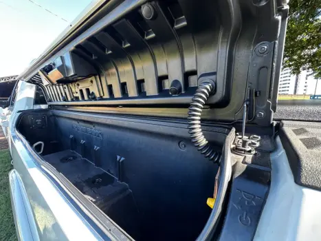 RAM 2500 6.7 I6 24V SLT CABINE DUPLA TURBO DIESEL LARAMIE 4X4 AUTOM�TICO, Foto 12