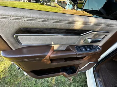 RAM 2500 6.7 I6 24V SLT CABINE DUPLA TURBO DIESEL LARAMIE 4X4 AUTOM�TICO, Foto 13