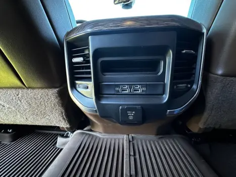 RAM 2500 6.7 I6 24V SLT CABINE DUPLA TURBO DIESEL LARAMIE 4X4 AUTOM�TICO, Foto 27