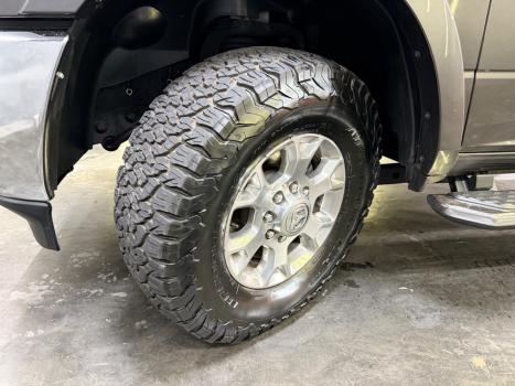 RAM 2500 6.7 I6 24V SLT CABINE DUPLA TURBO DIESEL LARAMIE 4X4 AUTOM�TICO, Foto 14