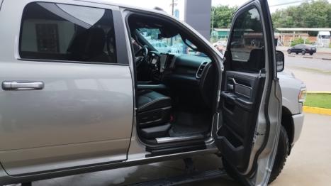 RAM 3500 6.7 I6 LARAMIE NIGHT EDITION CABINE DUPLA 4X4 TURBO DIESEL AUTOMTICO, Foto 11