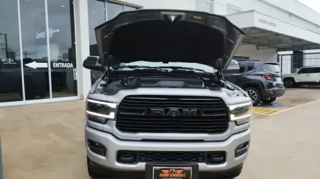 RAM 3500 6.7 I6 LARAMIE NIGHT EDITION CABINE DUPLA 4X4 TURBO DIESEL AUTOMTICO, Foto 17