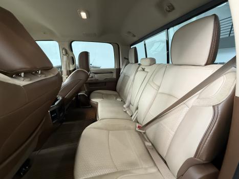 RAM 3500 6.7 I6 LARAMIE CABINE DUPLA TURBO DIESEL AUTOM�TICO, Foto 3