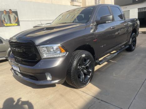 RAM Classic 5.7 V8 32V 4P HEMI LARAMIE NIGHT EDITION AUTOMTICO, Foto 3