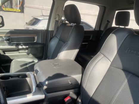 RAM Classic 5.7 V8 32V 4P HEMI LARAMIE NIGHT EDITION AUTOMTICO, Foto 7