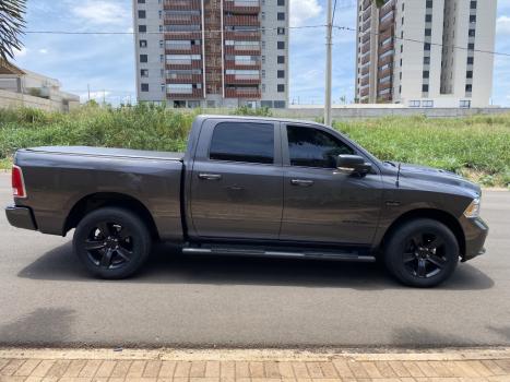 RAM Classic 5.7 V8 32V 4P HEMI LARAMIE NIGHT EDITION AUTOMTICO, Foto 5