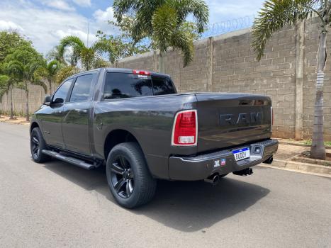 RAM Classic 5.7 V8 32V 4P HEMI LARAMIE NIGHT EDITION AUTOMTICO, Foto 6