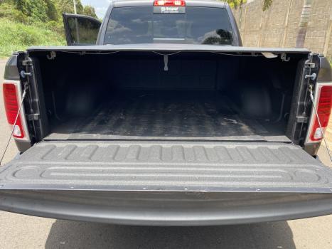 RAM Classic 5.7 V8 32V 4P HEMI LARAMIE NIGHT EDITION AUTOMTICO, Foto 9