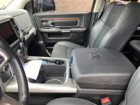 RAM Classic 5.7 V8 32V 4P HEMI LARAMIE NIGHT EDITION AUTOMTICO, Foto 10