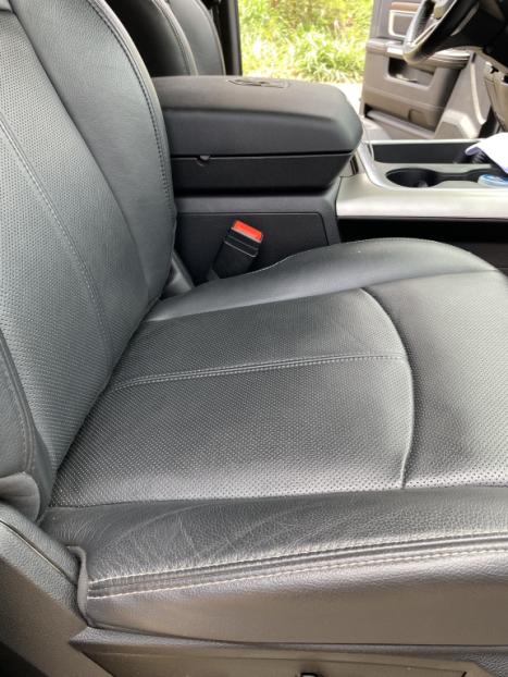 RAM Classic 5.7 V8 32V 4P HEMI LARAMIE NIGHT EDITION AUTOMTICO, Foto 14