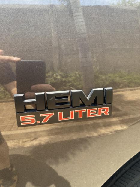 RAM Classic 5.7 V8 32V 4P HEMI LARAMIE NIGHT EDITION AUTOMTICO, Foto 15