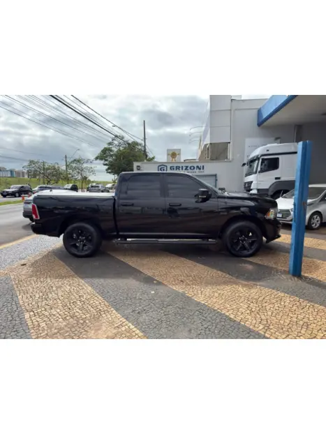 RAM Classic 5.7 V8 32V 4P HEMI LARAMIE AUTOM�TICO, Foto 2