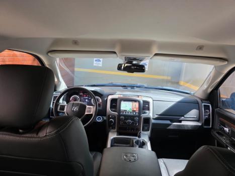 RAM Classic 5.7 V8 32V 4P HEMI LARAMIE AUTOM�TICO, Foto 13