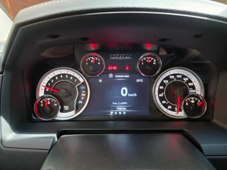 RAM Classic 5.7 V8 32V 4P HEMI LARAMIE AUTOM�TICO, Foto 14