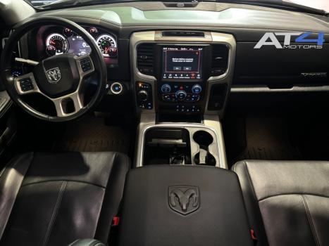 RAM Classic 5.7 V8 32V 4P HEMI LARAMIE NIGHT EDITION AUTOM�TICO, Foto 5