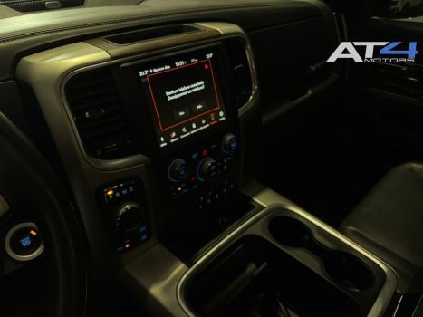 RAM Classic 5.7 V8 32V 4P HEMI LARAMIE NIGHT EDITION AUTOM�TICO, Foto 7