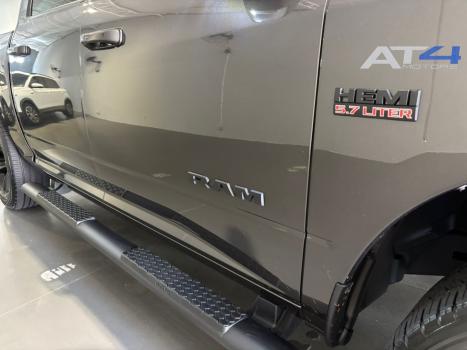 RAM Classic 5.7 V8 32V 4P HEMI LARAMIE NIGHT EDITION AUTOM�TICO, Foto 10