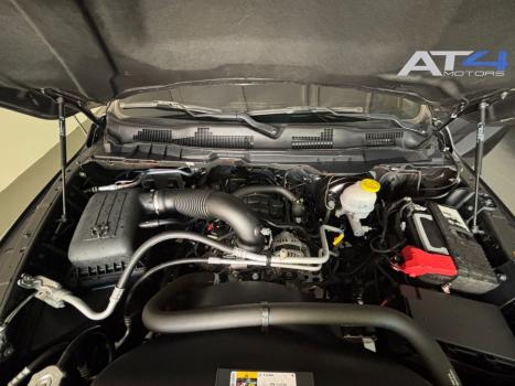 RAM Classic 5.7 V8 32V 4P HEMI LARAMIE NIGHT EDITION AUTOM�TICO, Foto 11
